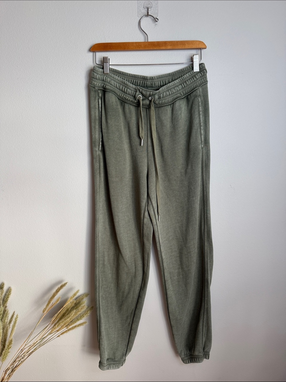 Aerie Sage Green Vintage Wash Jogger Sweatpants Size SP (Small Petite)
